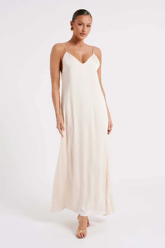 Beatrice Flowy Maxi Dress - Sand